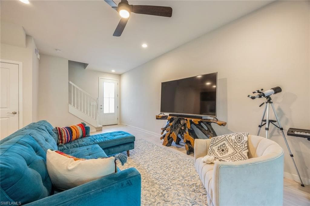 13057 Pembroke Dr, Naples, FL 34105-5
