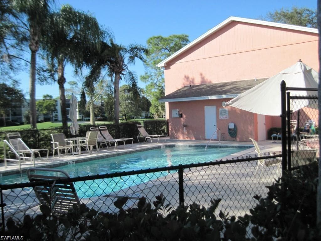 287 Quail Forest Blvd 215, Naples, FL 34105-12