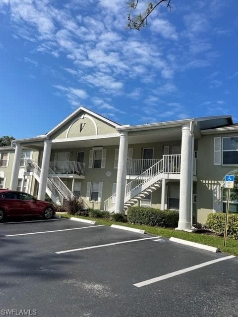 287 Quail Forest Blvd 215, Naples, FL 34105-1
