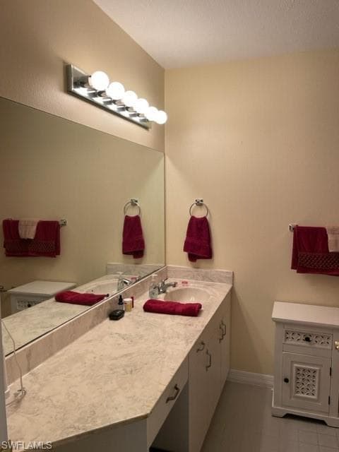 287 Quail Forest Blvd 215, Naples, FL 34105-8