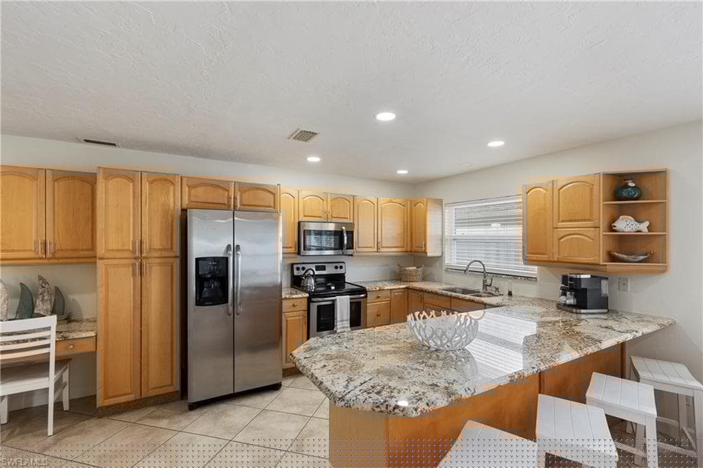 683 94th Ave N, Naples, FL 34108-13