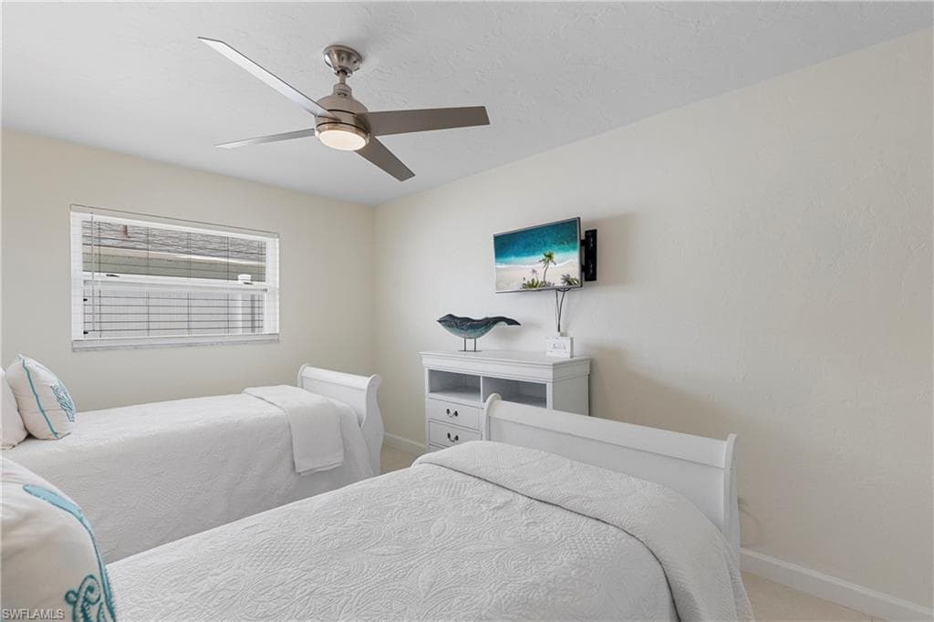 683 94th Ave N, Naples, FL 34108-29