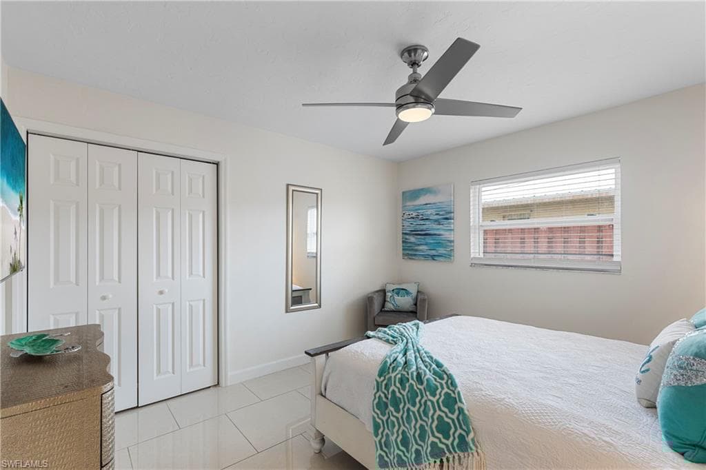 683 94th Ave N, Naples, FL 34108-32