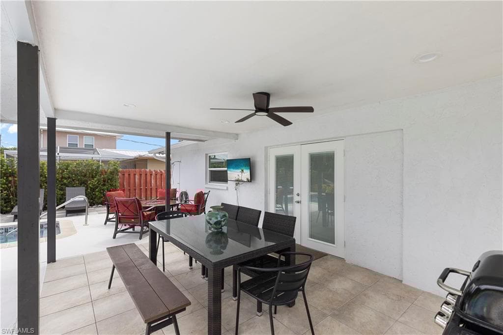 683 94th Ave N, Naples, FL 34108-35