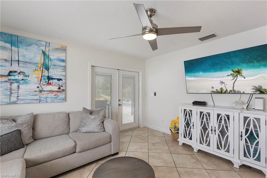 683 94th Ave N, Naples, FL 34108-6
