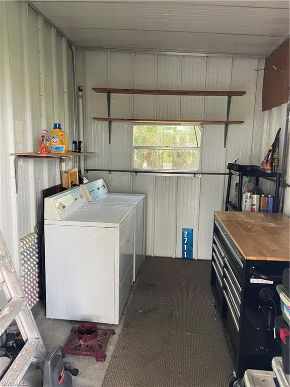 2711 Breezewood Dr, North Fort Myers, FL 33917-22