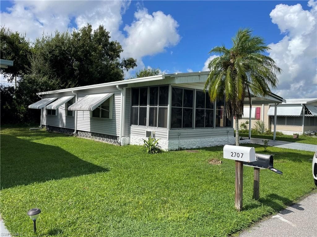 2711 Breezewood Dr, North Fort Myers, FL 33917-32