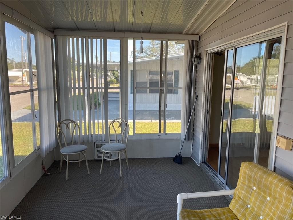 2711 Breezewood Dr, North Fort Myers, FL 33917-4