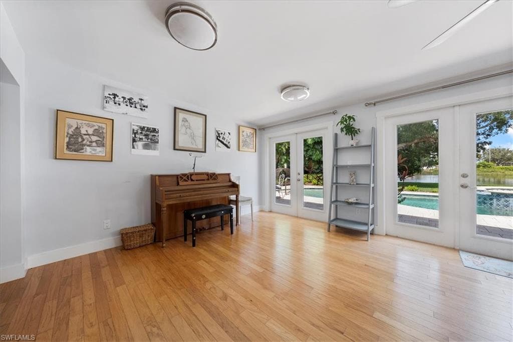 1171 14th Ave N, Naples, FL 34102-17