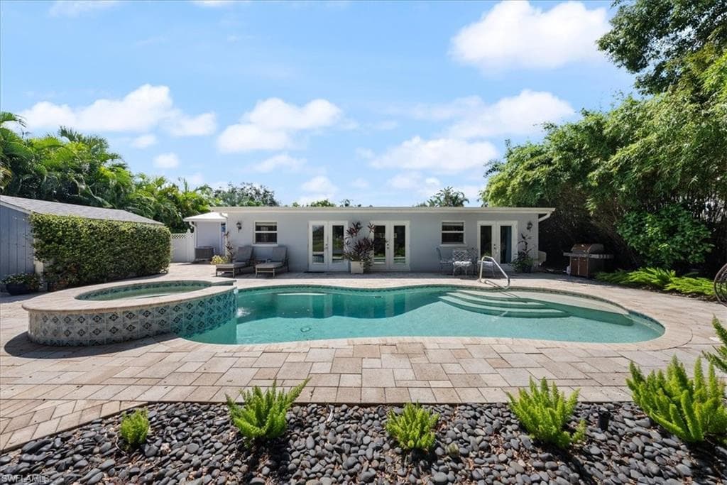 1171 14th Ave N, Naples, FL 34102-21