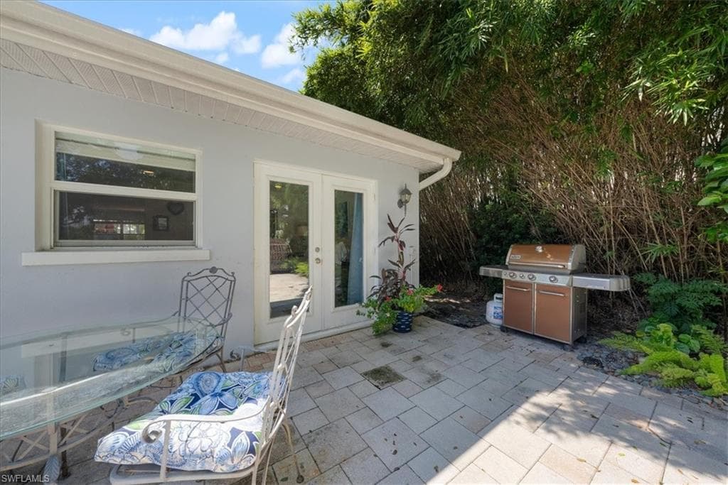 1171 14th Ave N, Naples, FL 34102-23