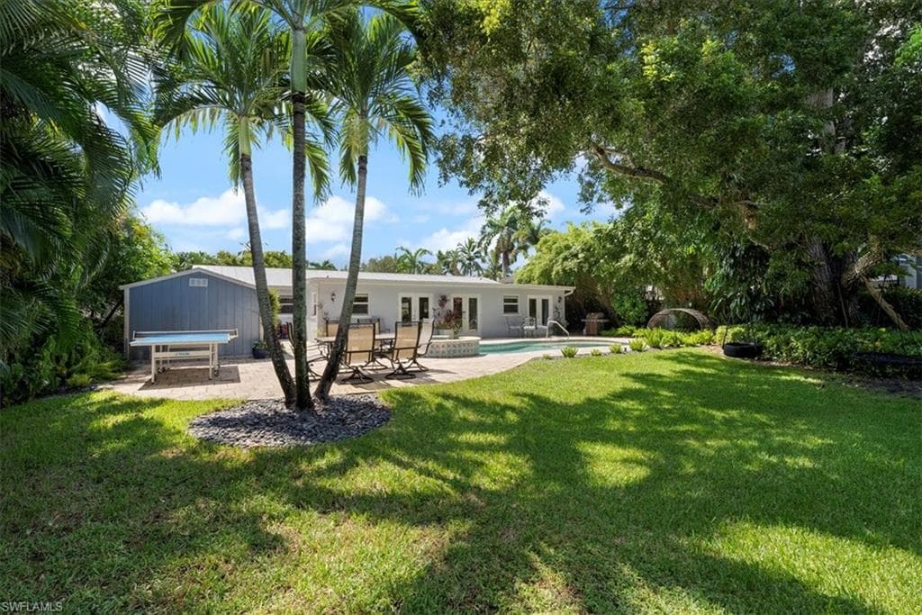 1171 14th Ave N, Naples, FL 34102-25