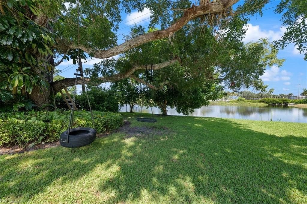 1171 14th Ave N, Naples, FL 34102-26