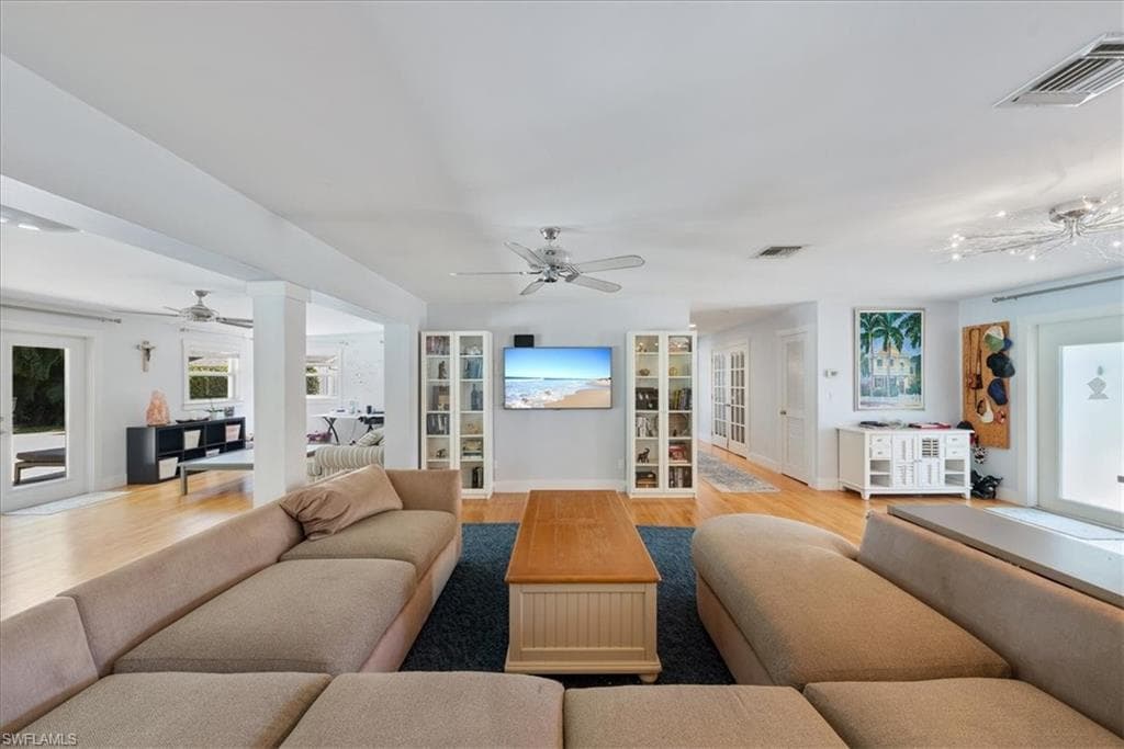 1171 14th Ave N, Naples, FL 34102-4