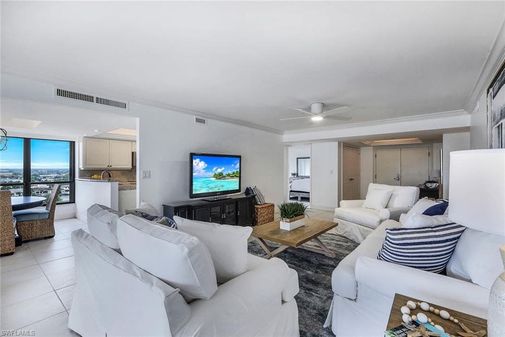 4451 Gulf Shore Blvd N 1605, Naples, FL 34103-15