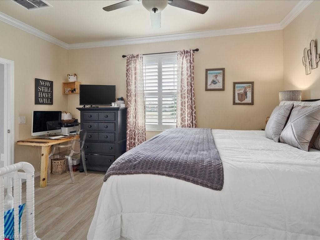 14488 Grapevine Dr, Naples, FL 34114-11