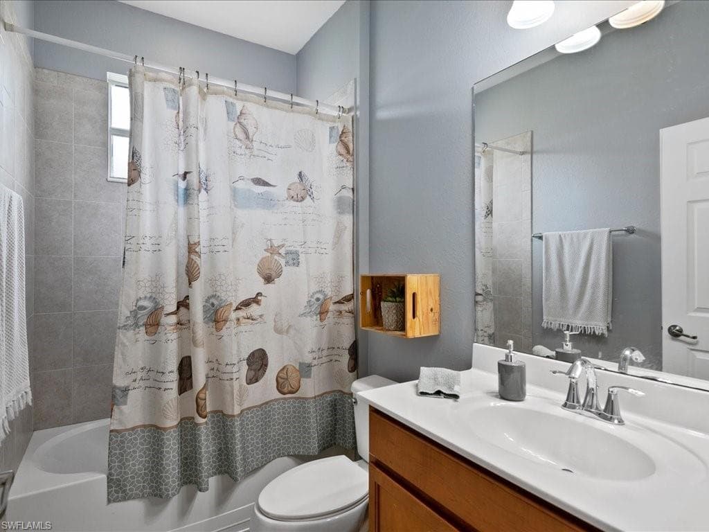14488 Grapevine Dr, Naples, FL 34114-17
