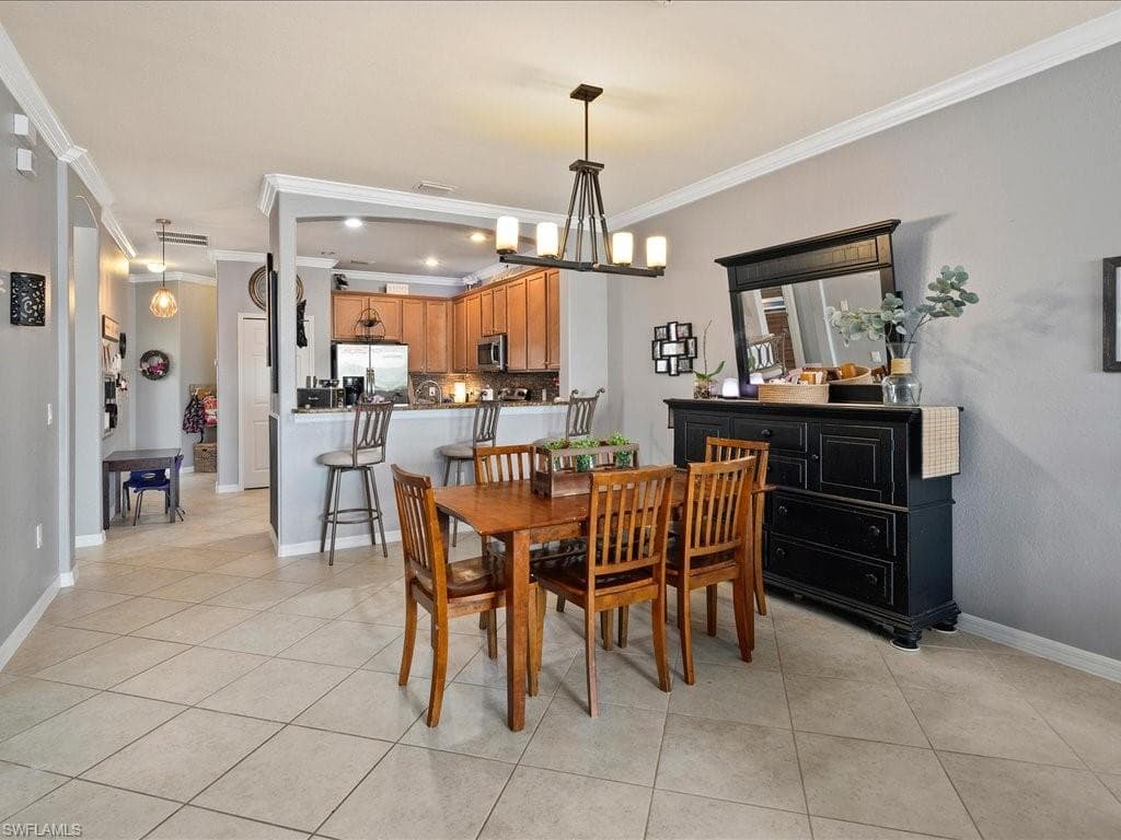 14488 Grapevine Dr, Naples, FL 34114-5