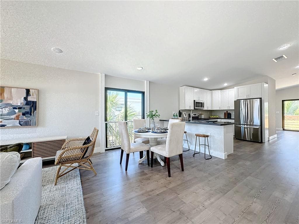 2511 Storter Ave, Naples, FL 34112-11