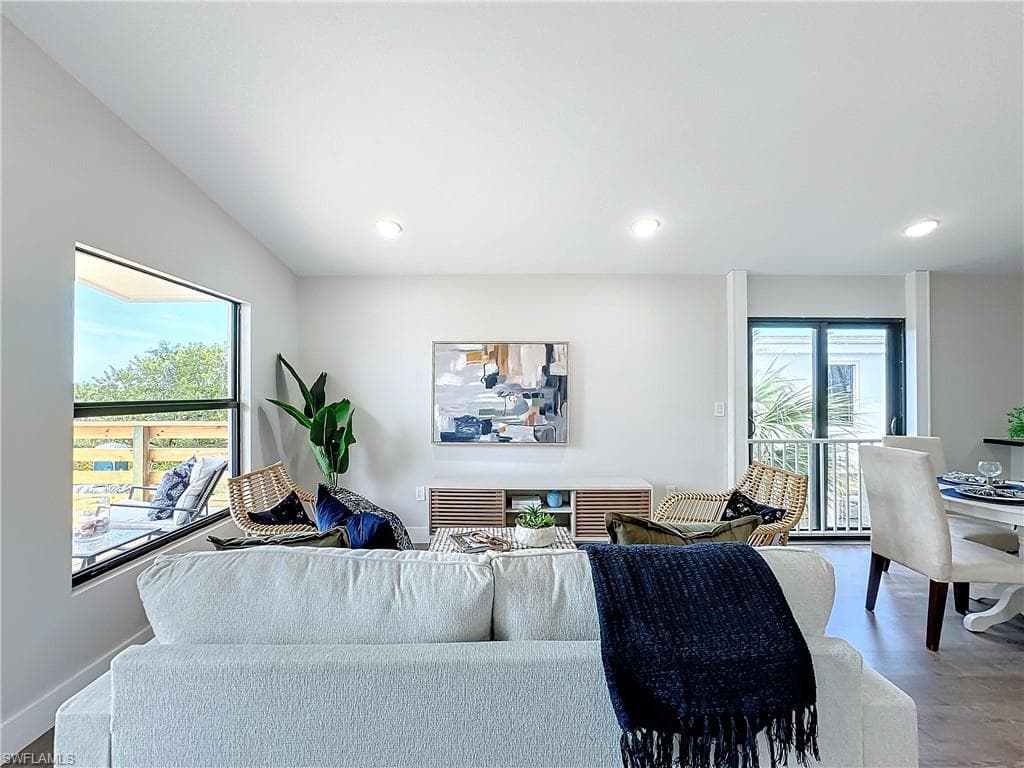 2511 Storter Ave, Naples, FL 34112-14