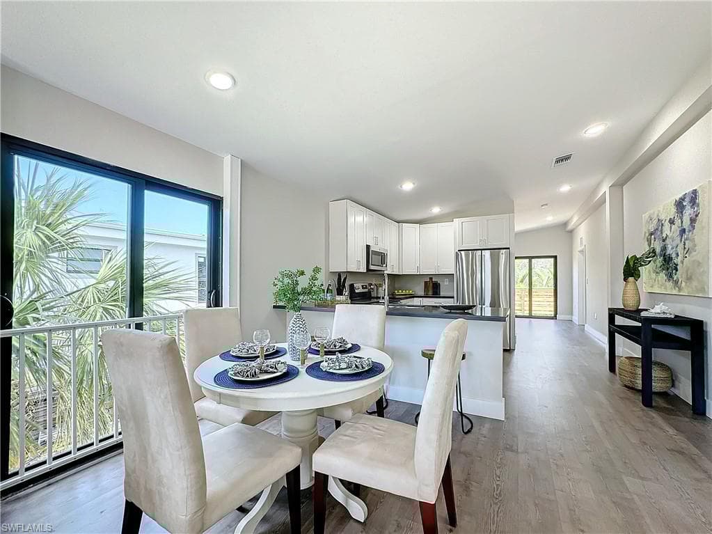2511 Storter Ave, Naples, FL 34112-15
