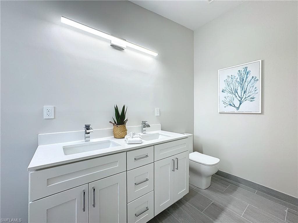 2511 Storter Ave, Naples, FL 34112-25