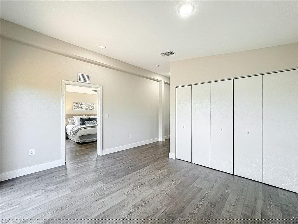 2511 Storter Ave, Naples, FL 34112-27