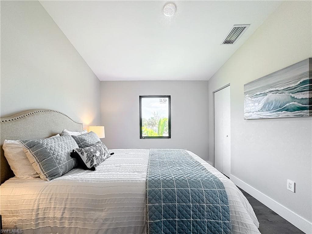 2511 Storter Ave, Naples, FL 34112-33