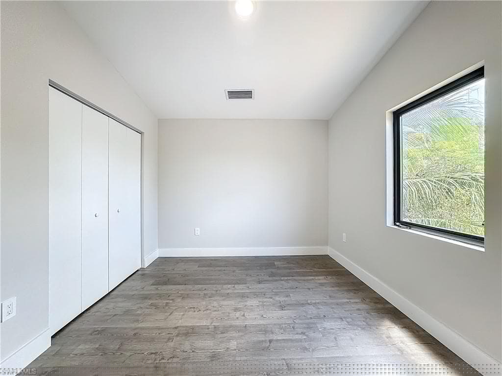 2511 Storter Ave, Naples, FL 34112-36