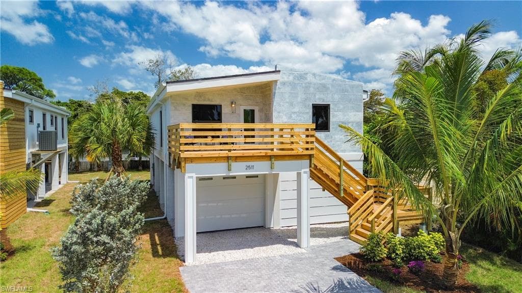 2511 Storter Ave, Naples, FL 34112-38