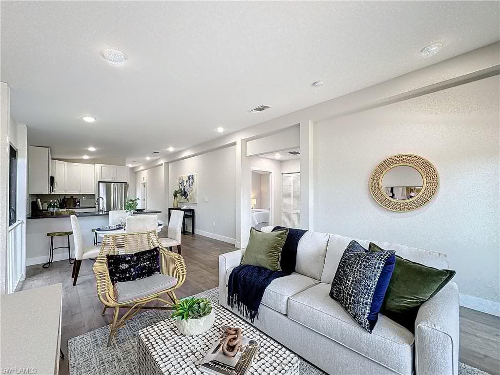 2511 Storter Ave, Naples, FL 34112-3