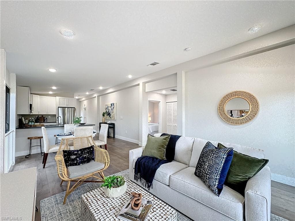 2511 Storter Ave, Naples, FL 34112-3