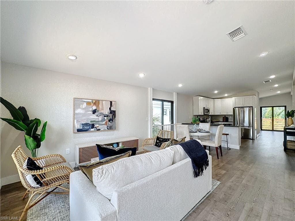 2511 Storter Ave, Naples, FL 34112-6
