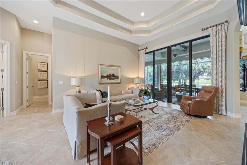 7721 Classics Dr, Naples, FL 34113-9