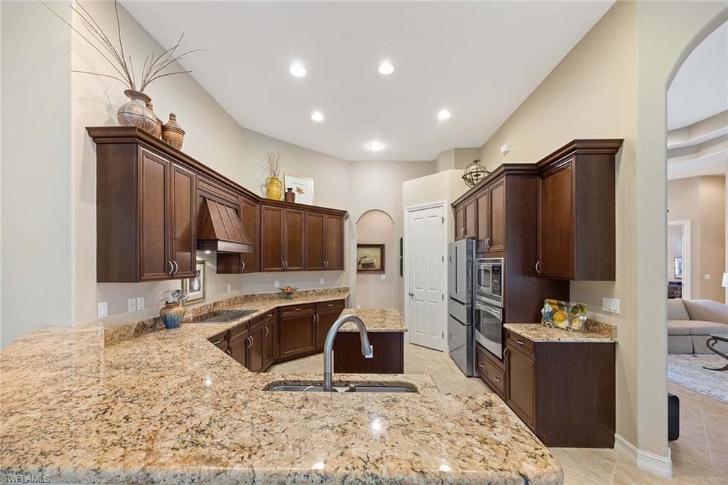 7721 Classics Dr, Naples, FL 34113-27