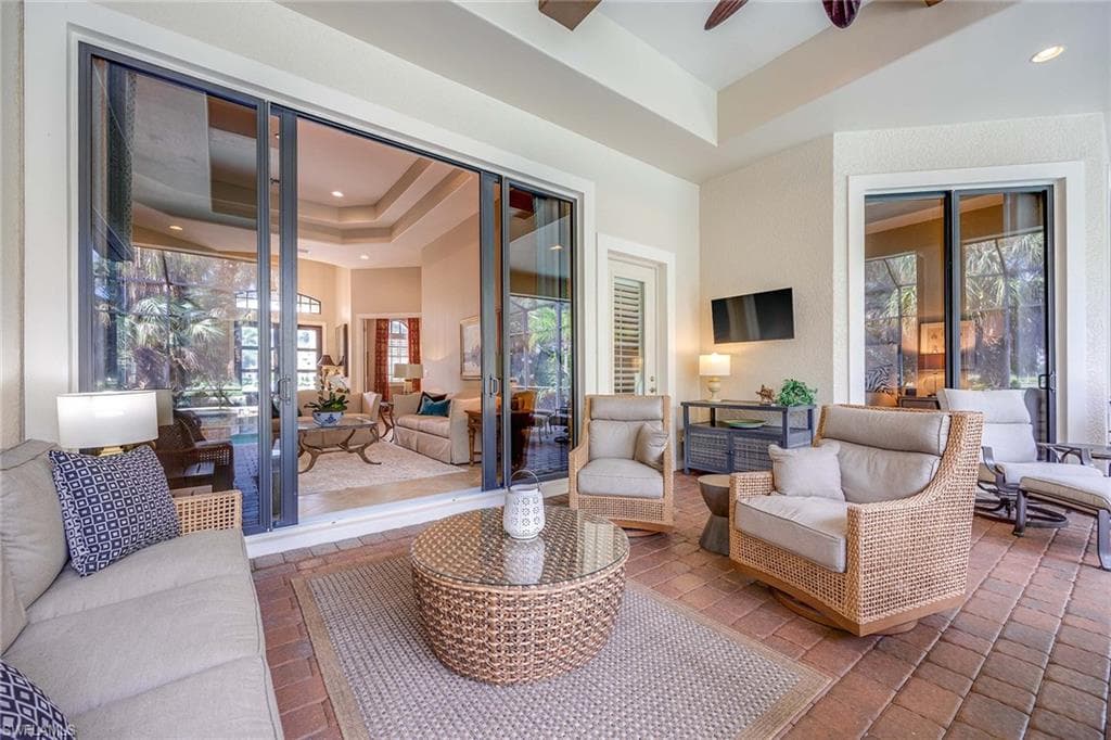 7721 Classics Dr, Naples, FL 34113-37