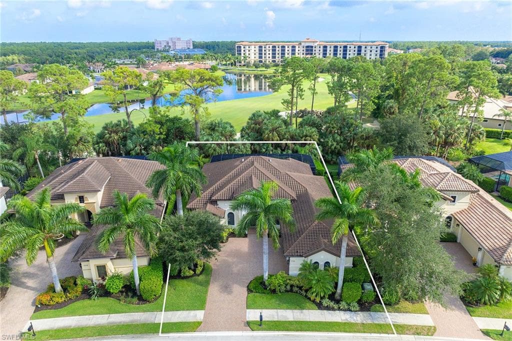 7721 Classics Dr, Naples, FL 34113-5