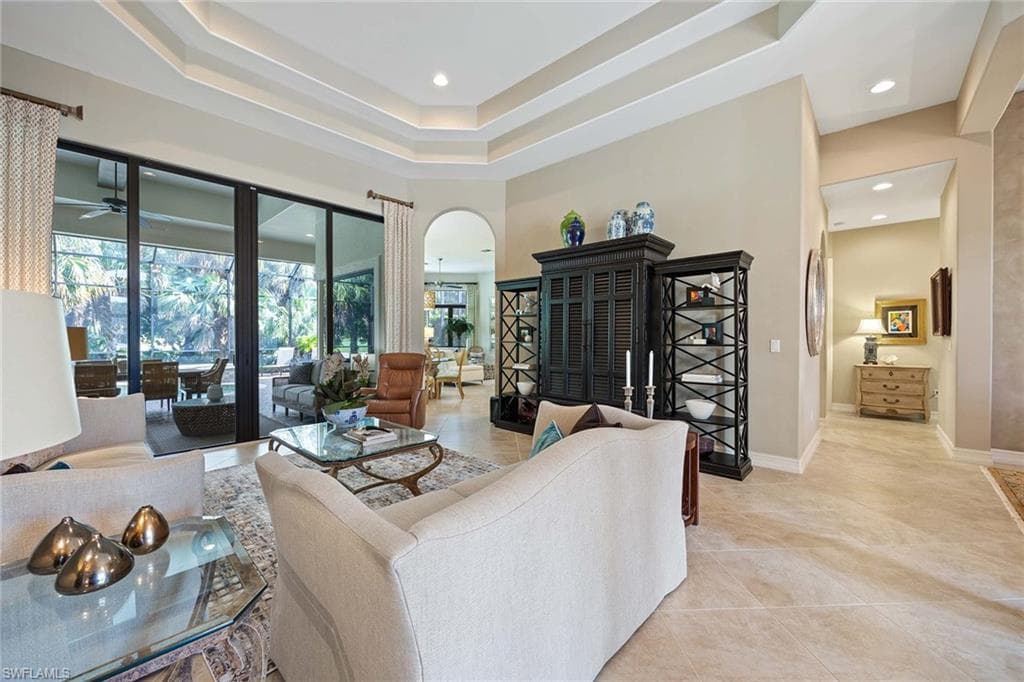 7721 Classics Dr, Naples, FL 34113-6