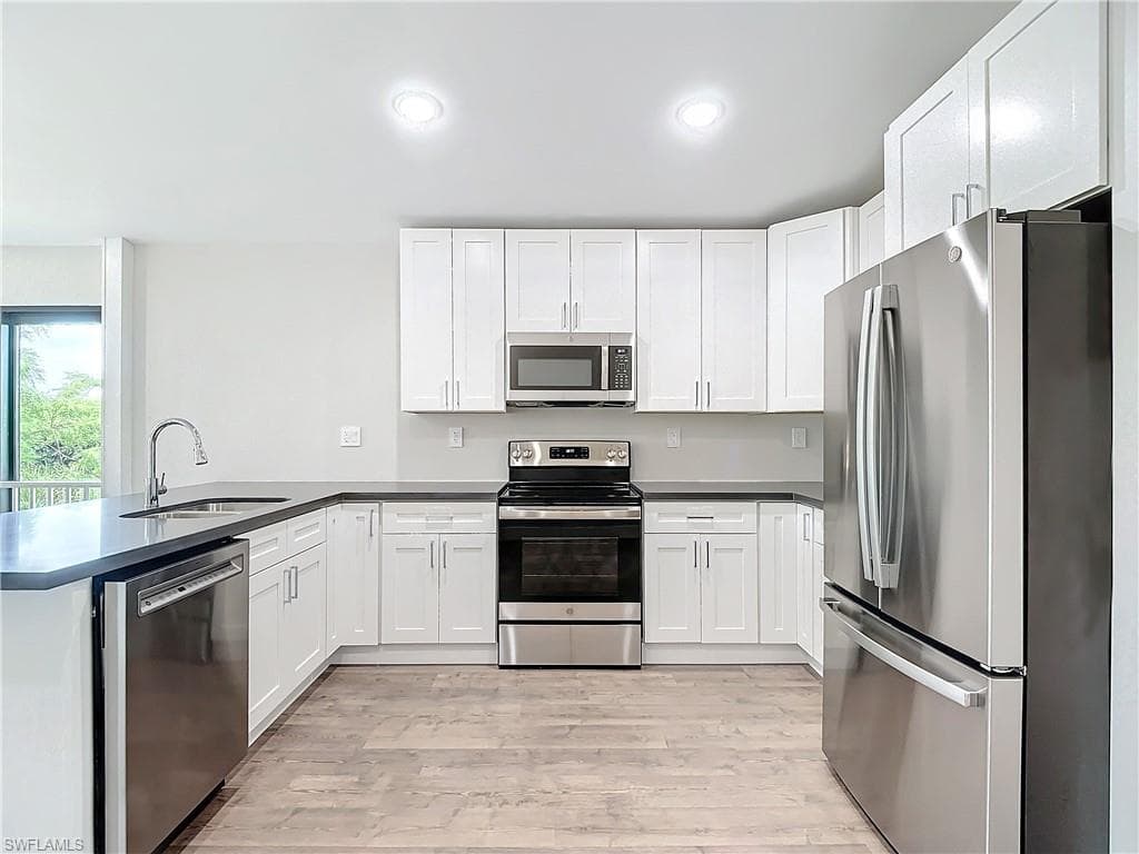 2505 Storter Ave, Naples, FL 34112-9