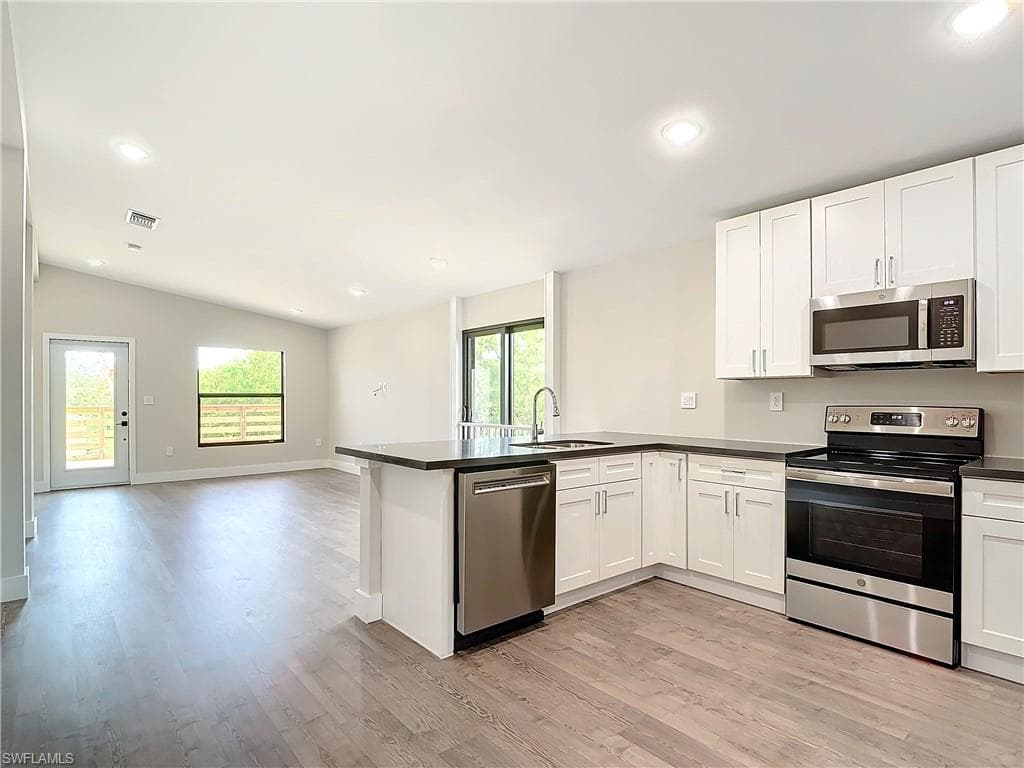2505 Storter Ave, Naples, FL 34112-10