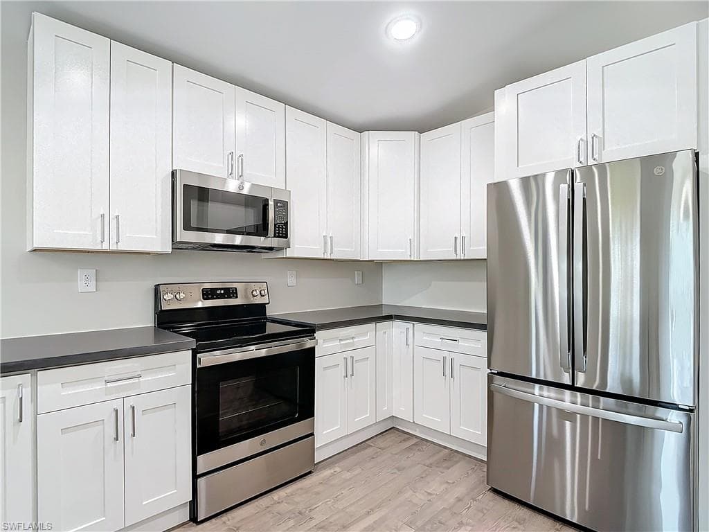 2505 Storter Ave, Naples, FL 34112-12
