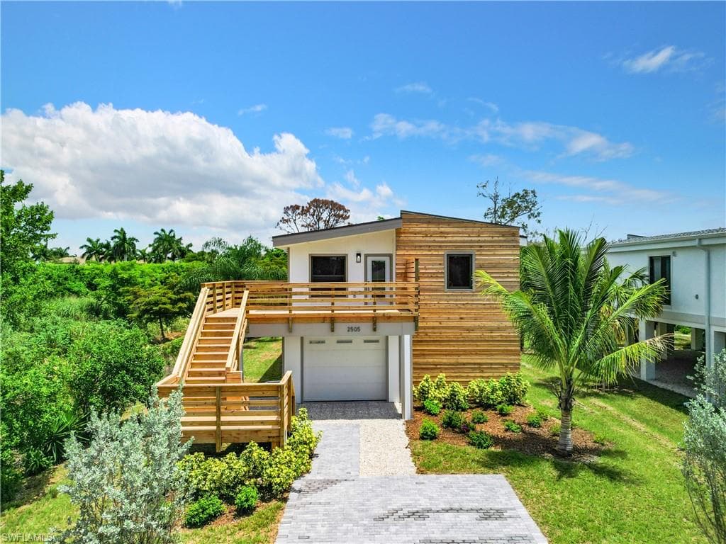 2505 Storter Ave, Naples, FL 34112-1