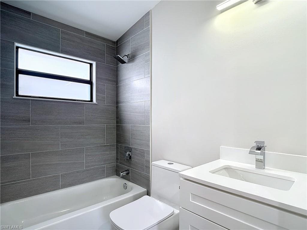 2505 Storter Ave, Naples, FL 34112-28