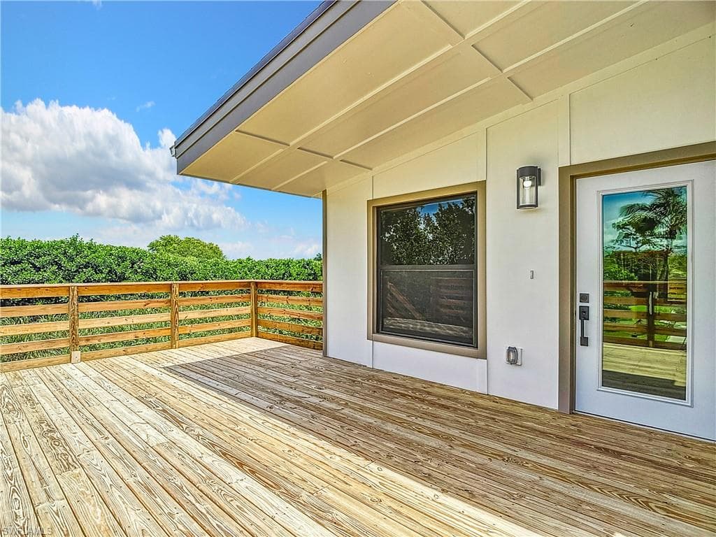 2505 Storter Ave, Naples, FL 34112-33