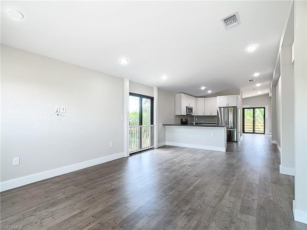 2505 Storter Ave, Naples, FL 34112-8