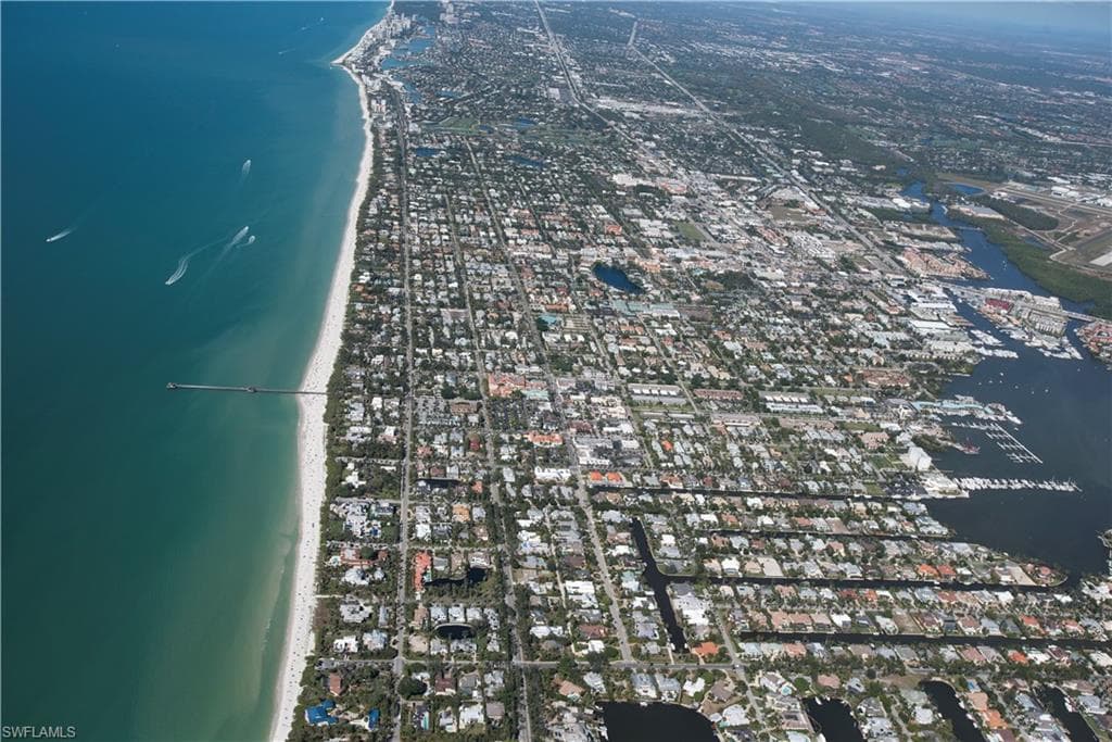 2364 Tamiami Trl E, Naples, FL 34112-6