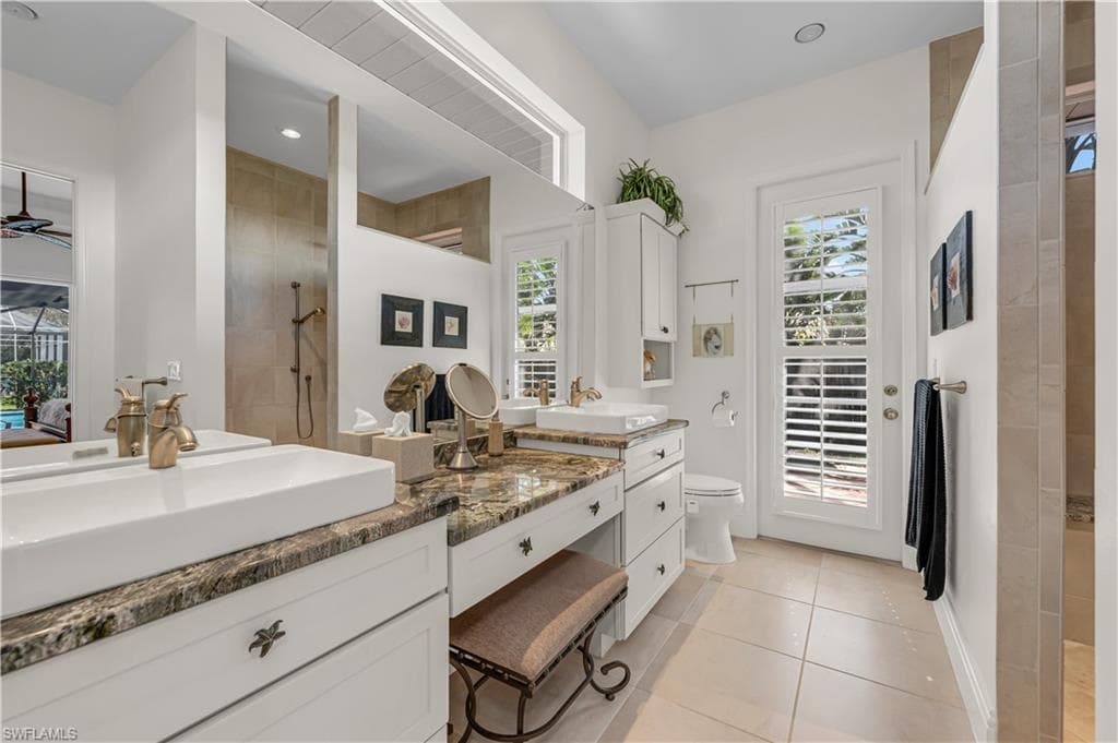 544 Roma Ct, Naples, FL 34110-12