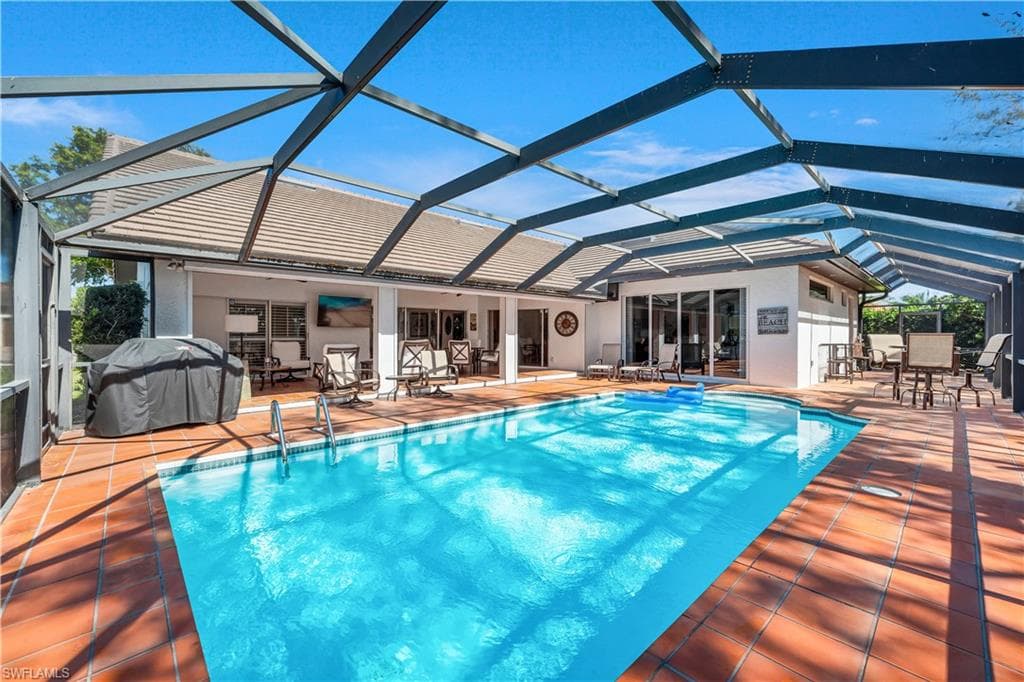 544 Roma Ct, Naples, FL 34110-15