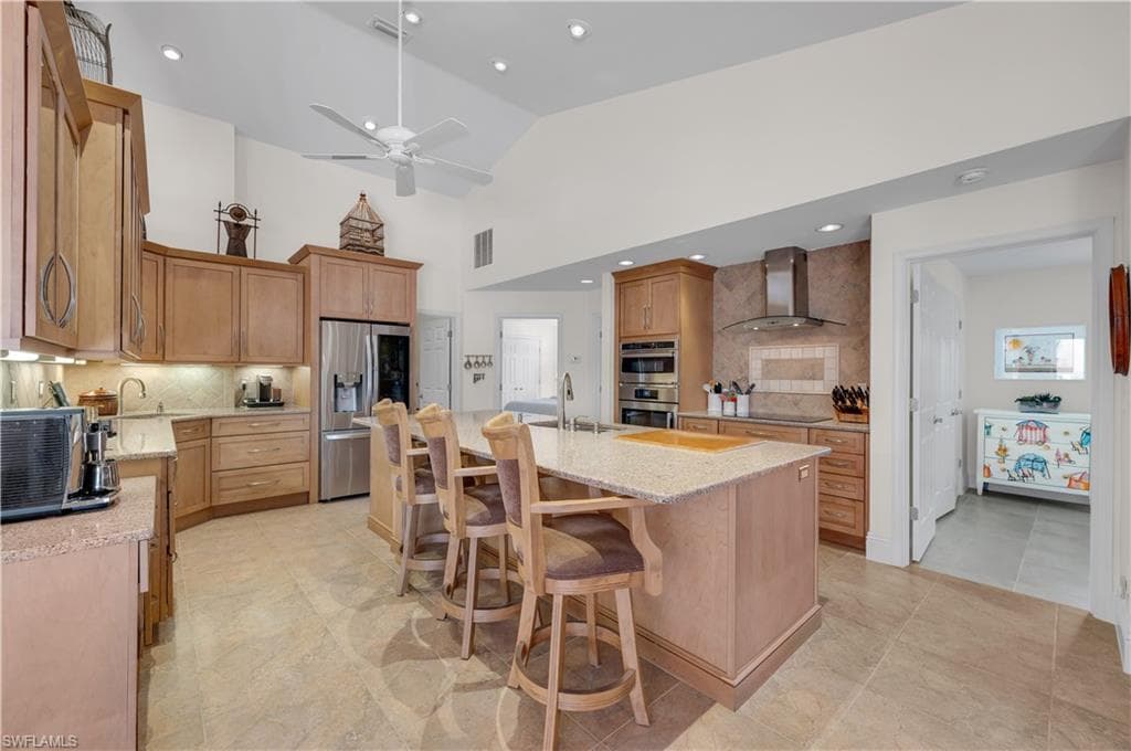 544 Roma Ct, Naples, FL 34110-3
