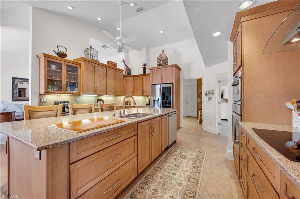 544 Roma Ct, Naples, FL 34110-4